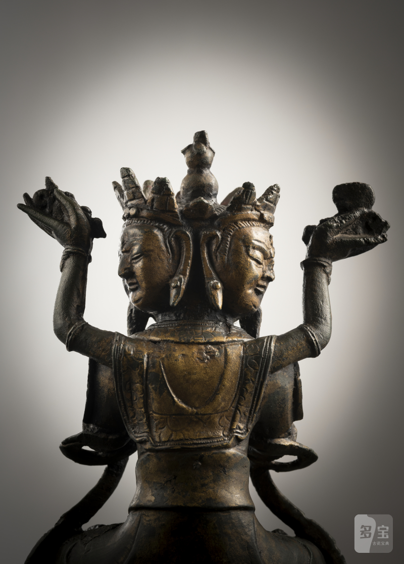 A GILT-LAQUERED BRONZE FIGURE OF GUANYIN - 图5